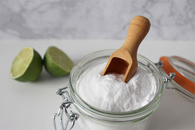 When to use baking soda as a shampoo.